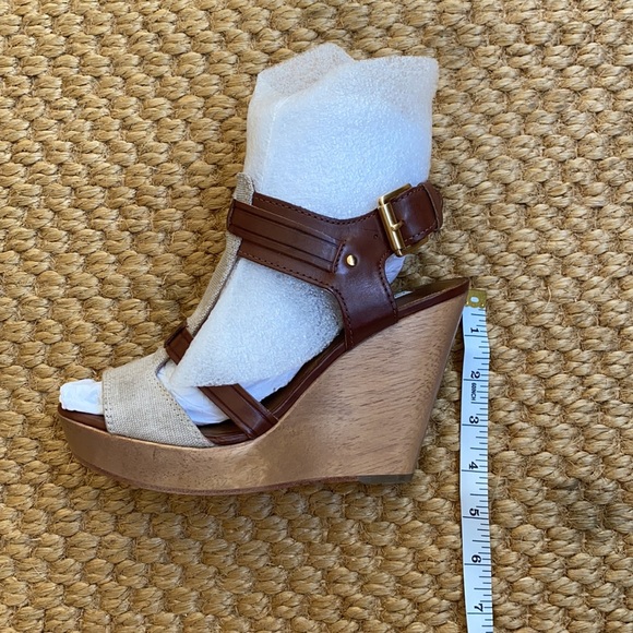NWT Cynthia Vincent Jemma Sandal with Wood Wedge - Picture 5 of 7